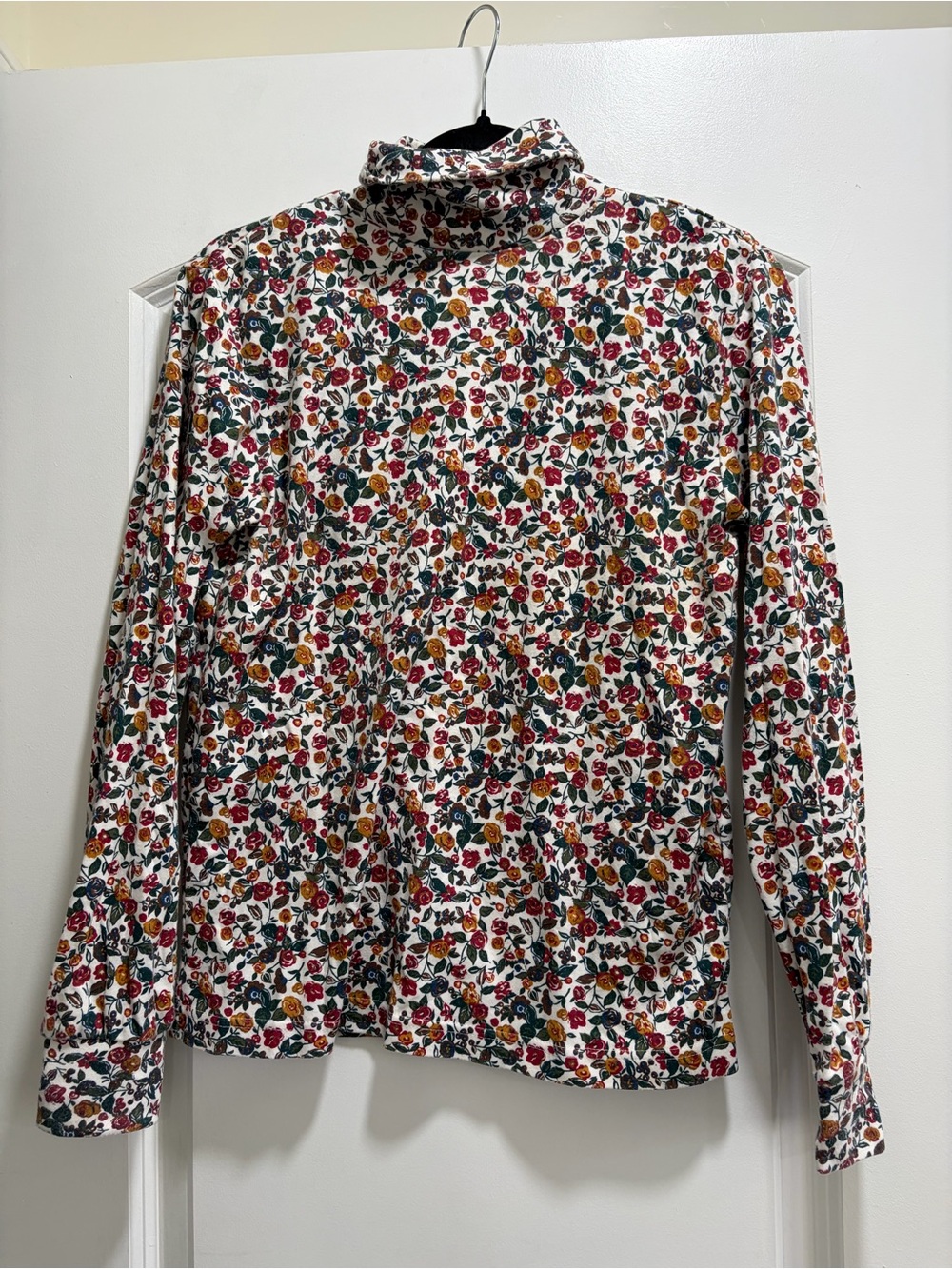 Gorgeous Vintage Ditsy Floral Mock Neck / Turtleneck Top